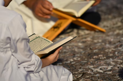 adab membaca al quran